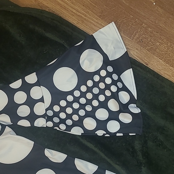 Polka dot bell sleeve dress - Picture 2 of 2